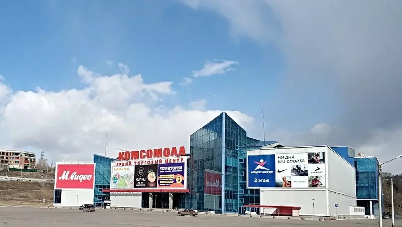 «Комсомолл» закрывает парковку для тех, кто не собирается в торговый центр